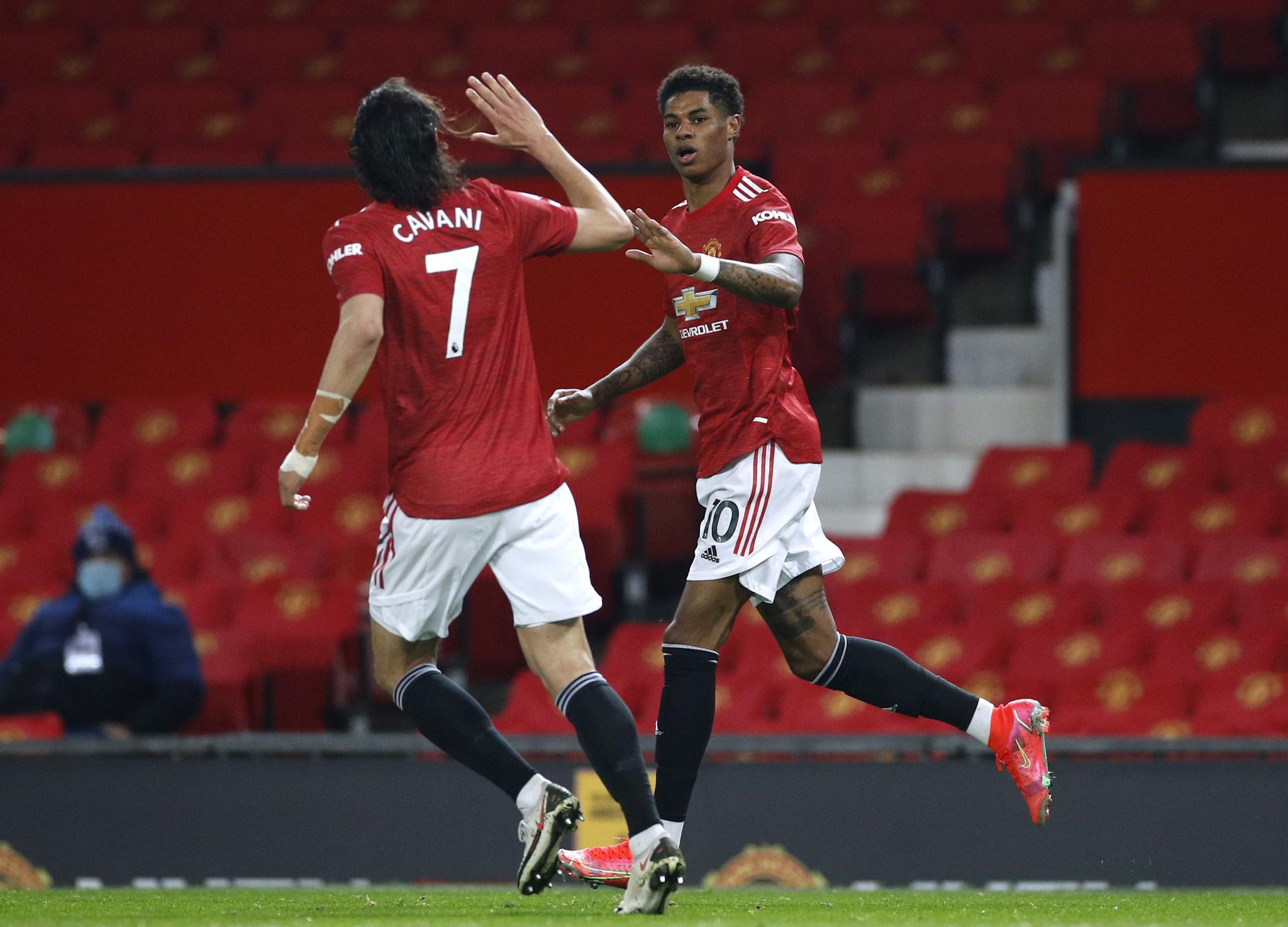 球迷们对佩 球迷们对佩